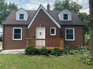 1911 38th St, Des Moines, IA 50310