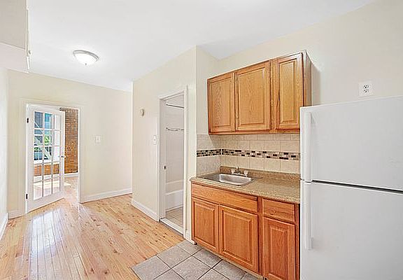 3rd image of 127 E 102nd St #9A