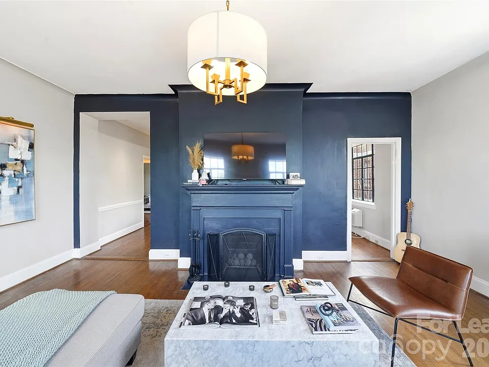 301 W 10th St #506