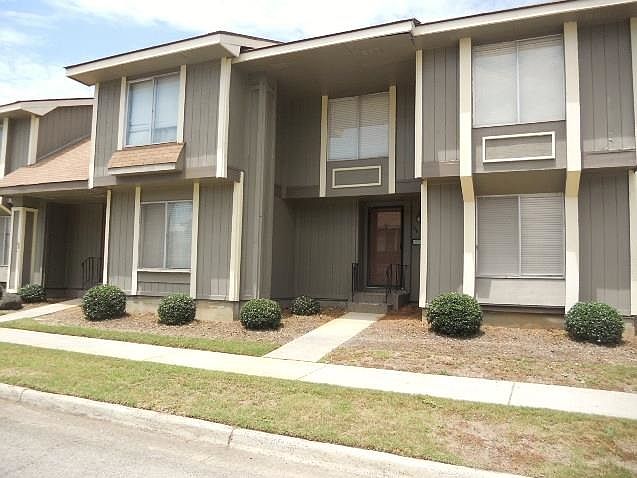 1st image of 106 Stoneridge Dr