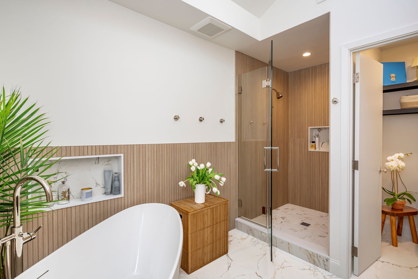  Spa Bathroom with Large Walk In Shower