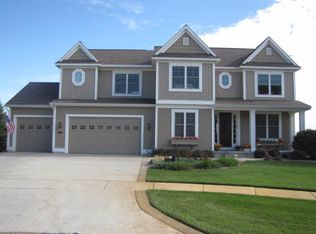 5822 Olde Meadow Ct NE, Rockford, MI 49341