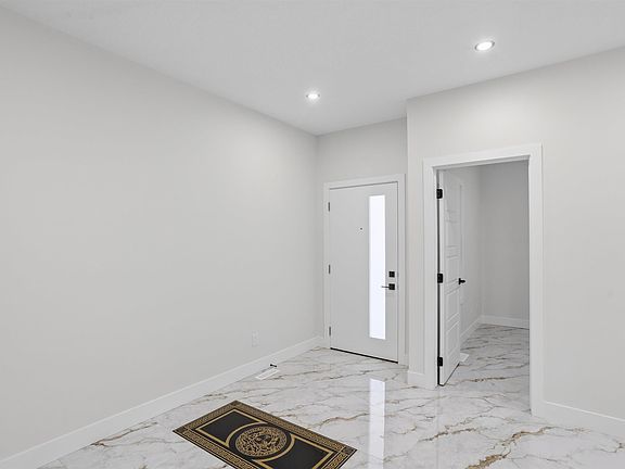 2nd image of 2318 6a Ave SW
