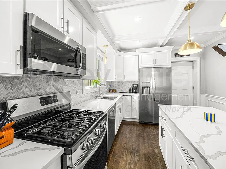 4230 N Oriole Ave — Photo 27