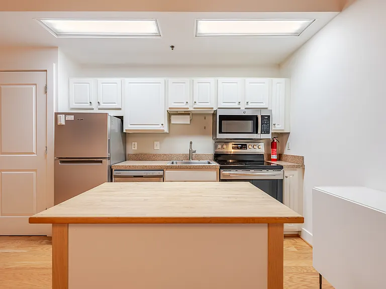 916 G St NW #306 — Photo 6