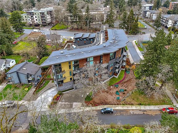 3rd image of 991 McKenzie Ave #312