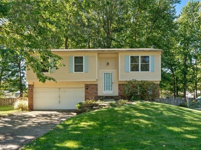 8551 Fairlane Dr, Olmsted Township, OH, 44138