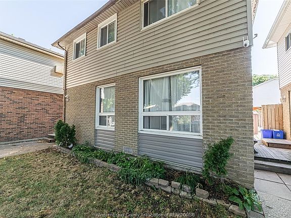 3rd image of 8485 Darlington Cres