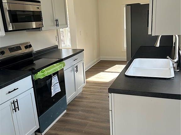 5th image of 3742 NE Chaumiere Rd