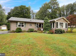 5694 Oak Ln, Zionsville, PA 18092