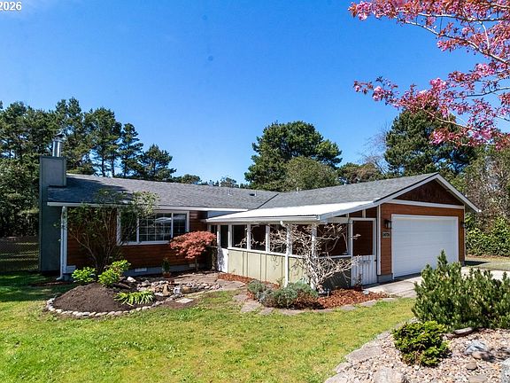 3rd image of 4726 Sea Breeze Ln