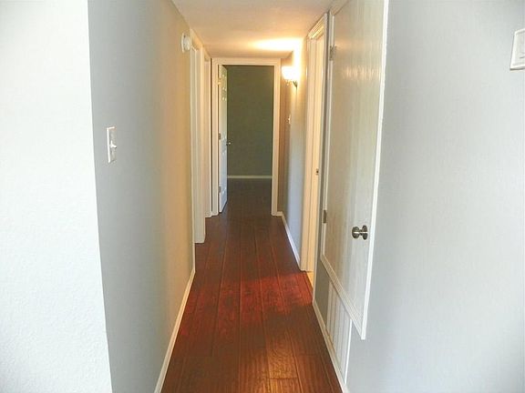 5th image of 1003 Flat Rock Dr