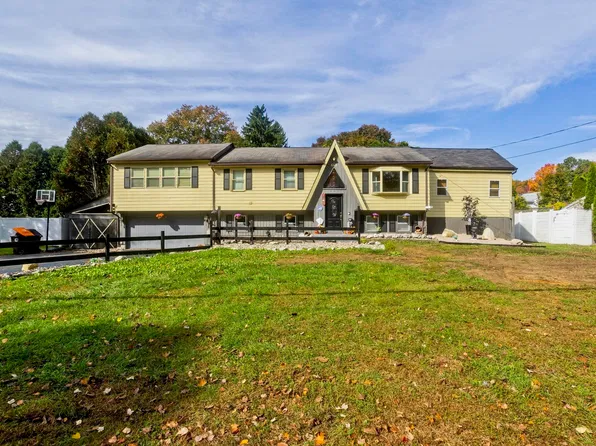 688 S West St, Feeding Hills, MA 01030