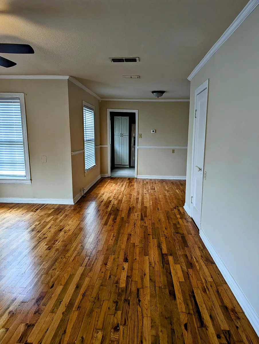 Building Photo - 708 Largent St