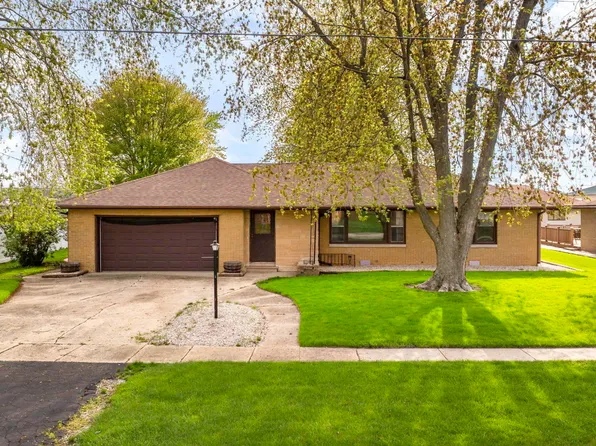 308 N Cedar St, Gardner, IL 60424