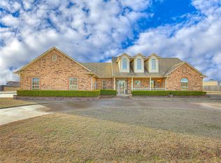 202 W 4th St, Calumet, OK 73014