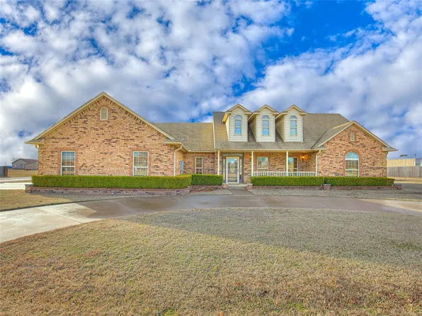 202 W 4th St, Calumet, OK 73014