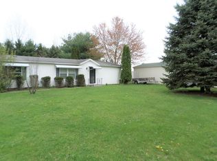 708 14th St, Three Rivers, MI 49093