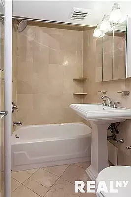 Rented by REAL New York | media 6