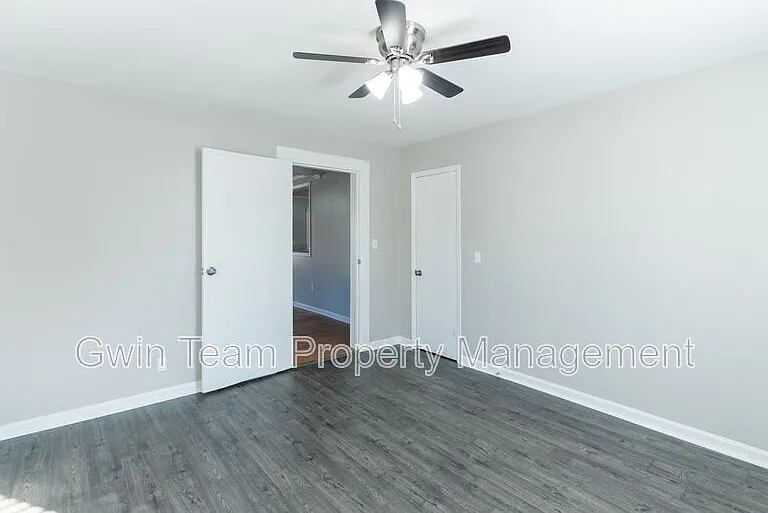 4715 S Lee St — Photo 8