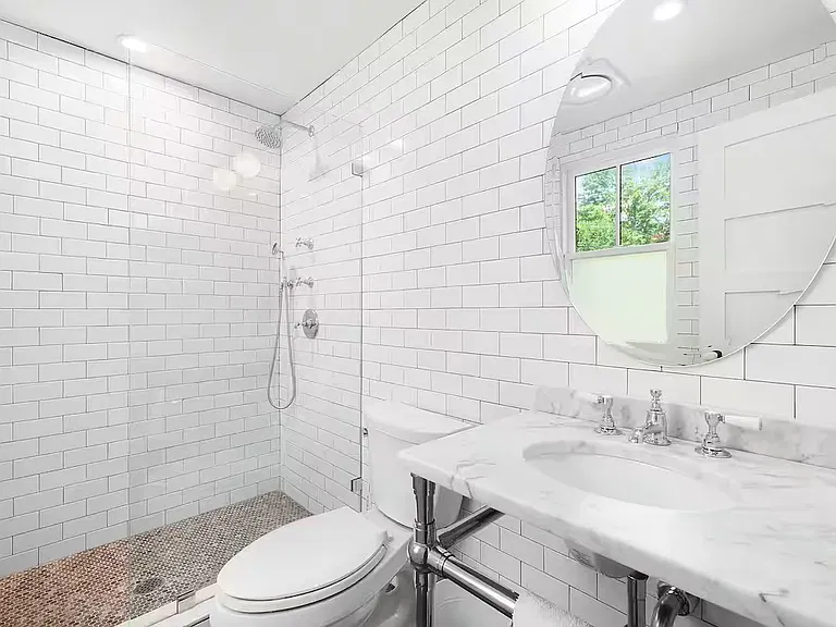 111 Halsey St — Photo 6