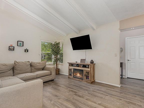 5th image of 7113 Woodridge Dr
