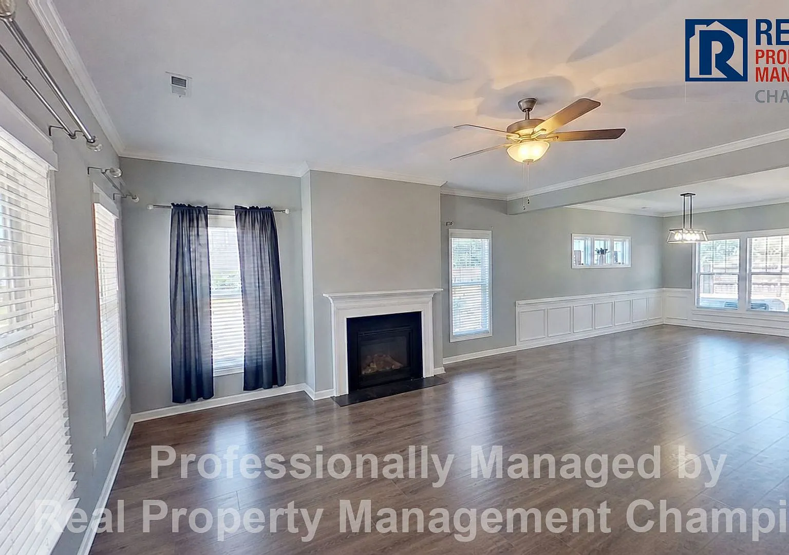 4 BD/3.5 BA plus Bonus Room with Open Floorplan and Fenced Back Yard — Photo 2