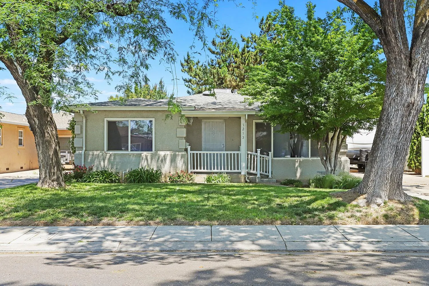 1213 College Ct photo 1