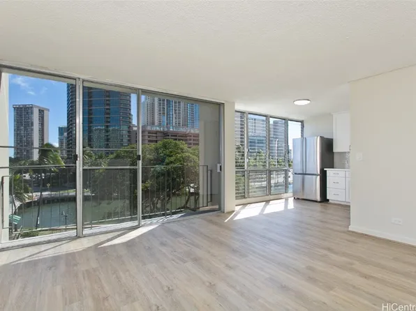 620 McCully St APT 508, Honolulu, HI 96826