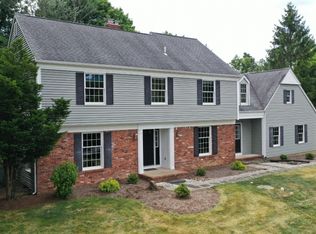 1 Oak St, Chester, NJ 07930