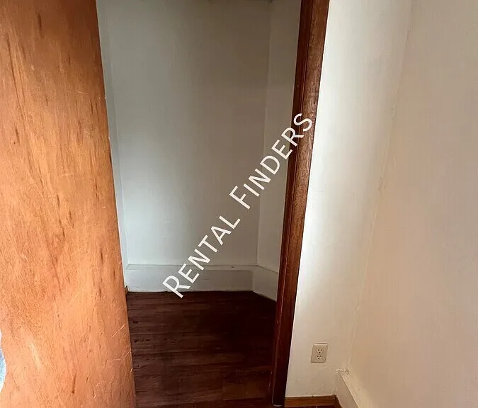 222 E Main St #3 — Photo 8