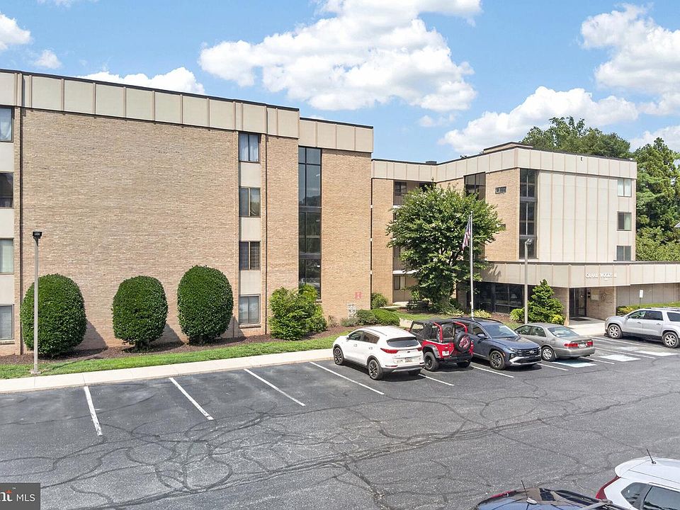 1st image of 227 Canal Park Dr Unit 402