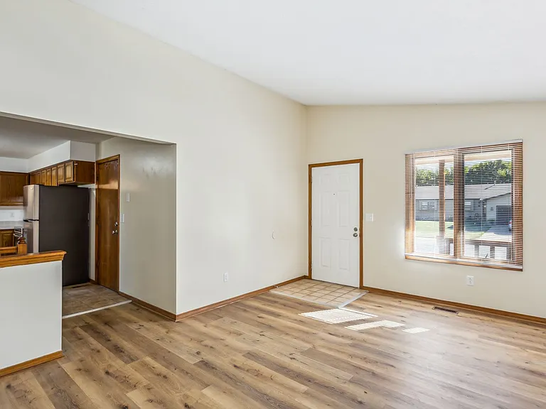 221 N Osage Rd — Photo 3