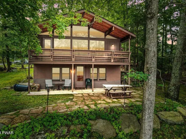 106 Lake Shore Rd, Shohola, PA 18458