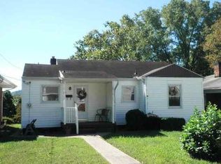 615 Riverside Dr, Chesapeake, OH 45619