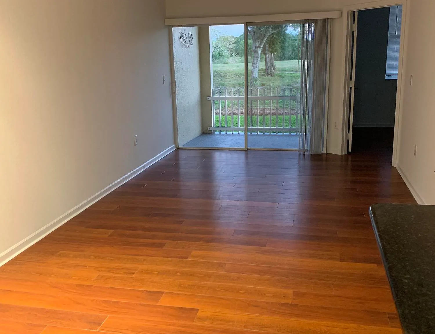 2 bed, 2.0 bath, 975 sqft, $2,400 — Photo 4