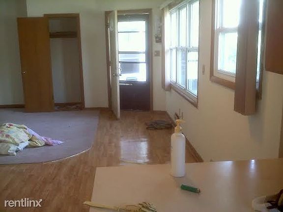 Divide Duplex living room