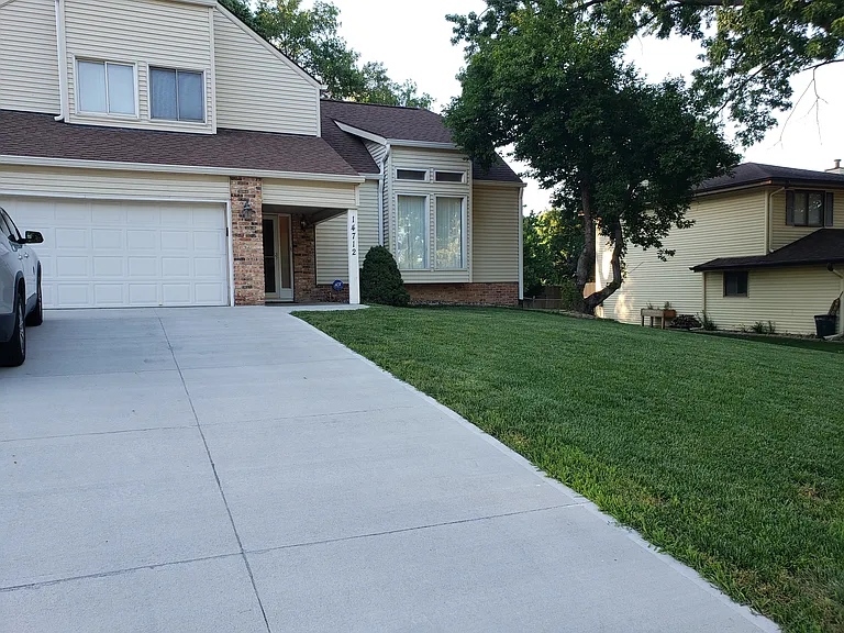 Y Cir — Photo 39