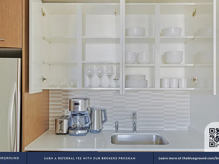 450 W 42nd St #29P — Photo 9