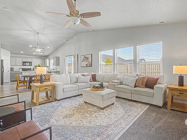 2742 W Balboa Dr — Photo 29