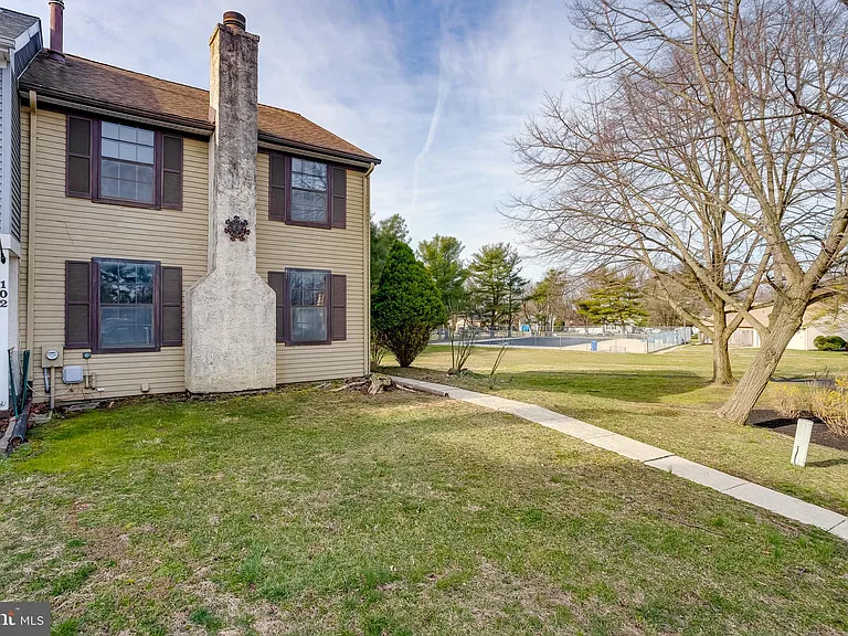 101 Bayberry Ct — Photo 3
