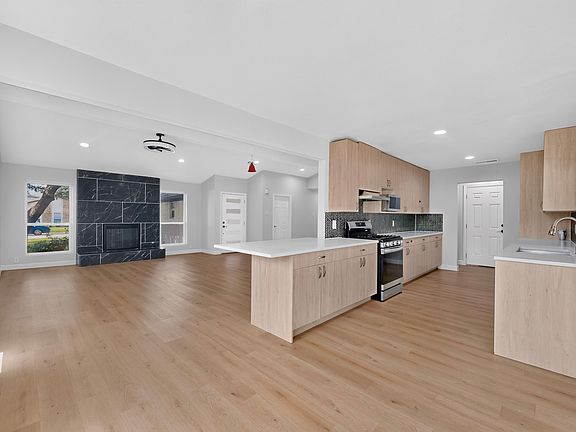 2nd image of 1807 Auburn Dr