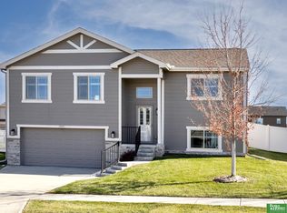 7377 N 165th St, Bennington, NE 68007