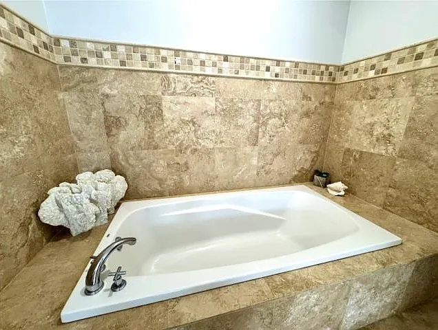 3 bed, 2100 sqft, $6,500 — Photo 4