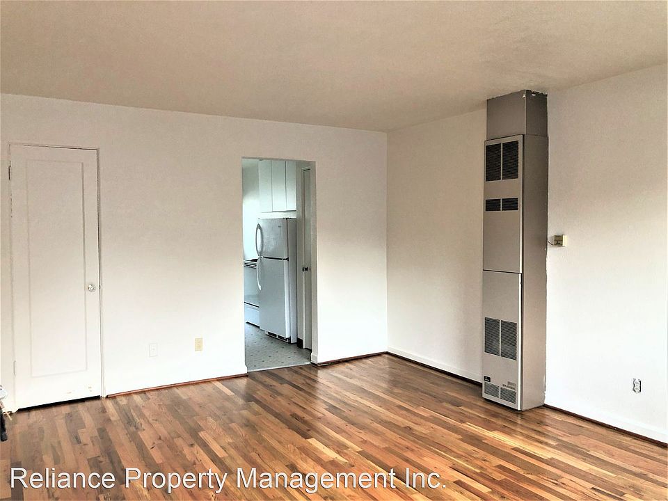 2nd image of 1840 N Killingsworth St #11