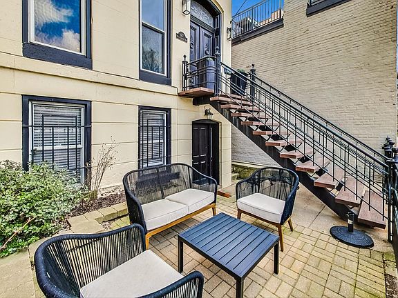 2nd image of 617 W Dickens Ave