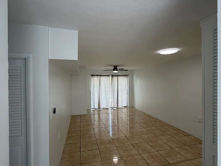1600 NE 114th St #204 — Photo 1