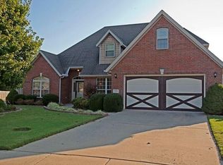 2205 S 18th St, Rogers, AR 72758