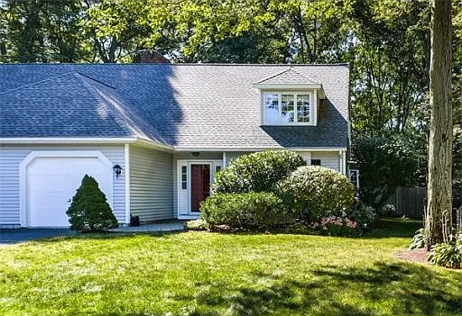 27 Homeward Ln — Photo 1