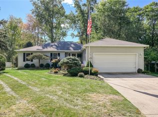 1490 Hanna Rd, Stow, OH 44224